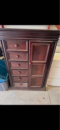 Dresser