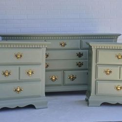 Gorgeous Solid Wood Dresser And Nightstands