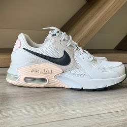 Nike Air Max Excee-Women Size 6.5-Slightly Used