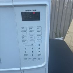 Frigidaire Countertop Microwave