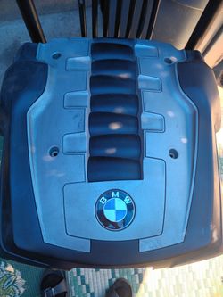 BMW 550i Motor Cover