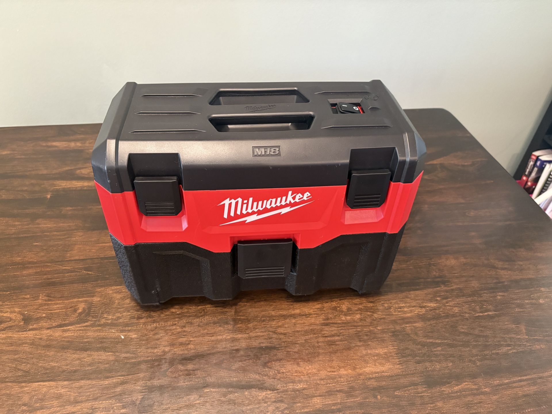 Milwaukee M18 Wet/Dry Shop Vac