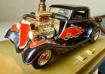 ETRL 1:18 34 Ford Coupe w/ Engine Sound & Headlights and Taillights