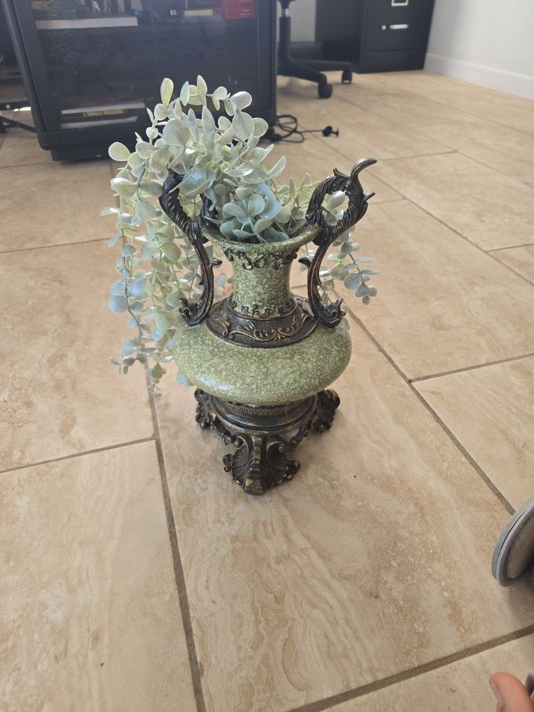 Vintage Chinese Porceline Vase