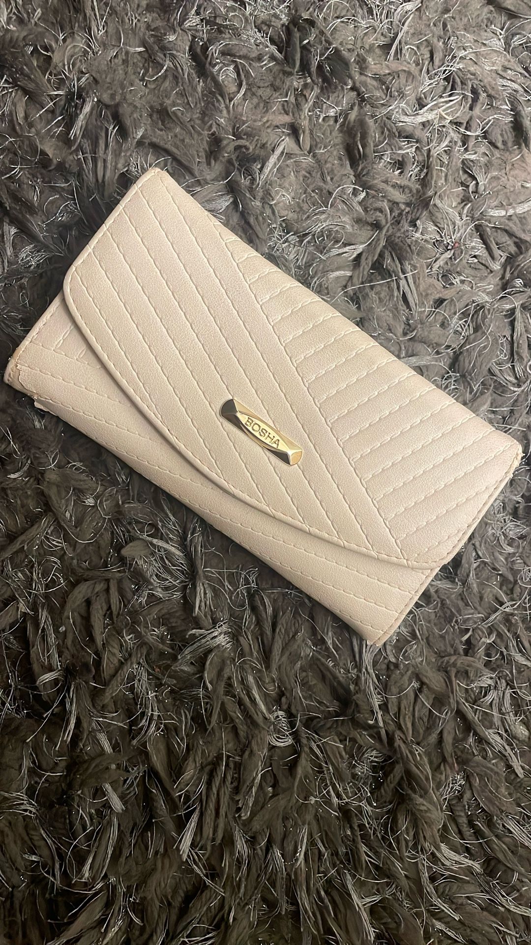 BOSHA Wallet Rips On The Side! Color:white/cream