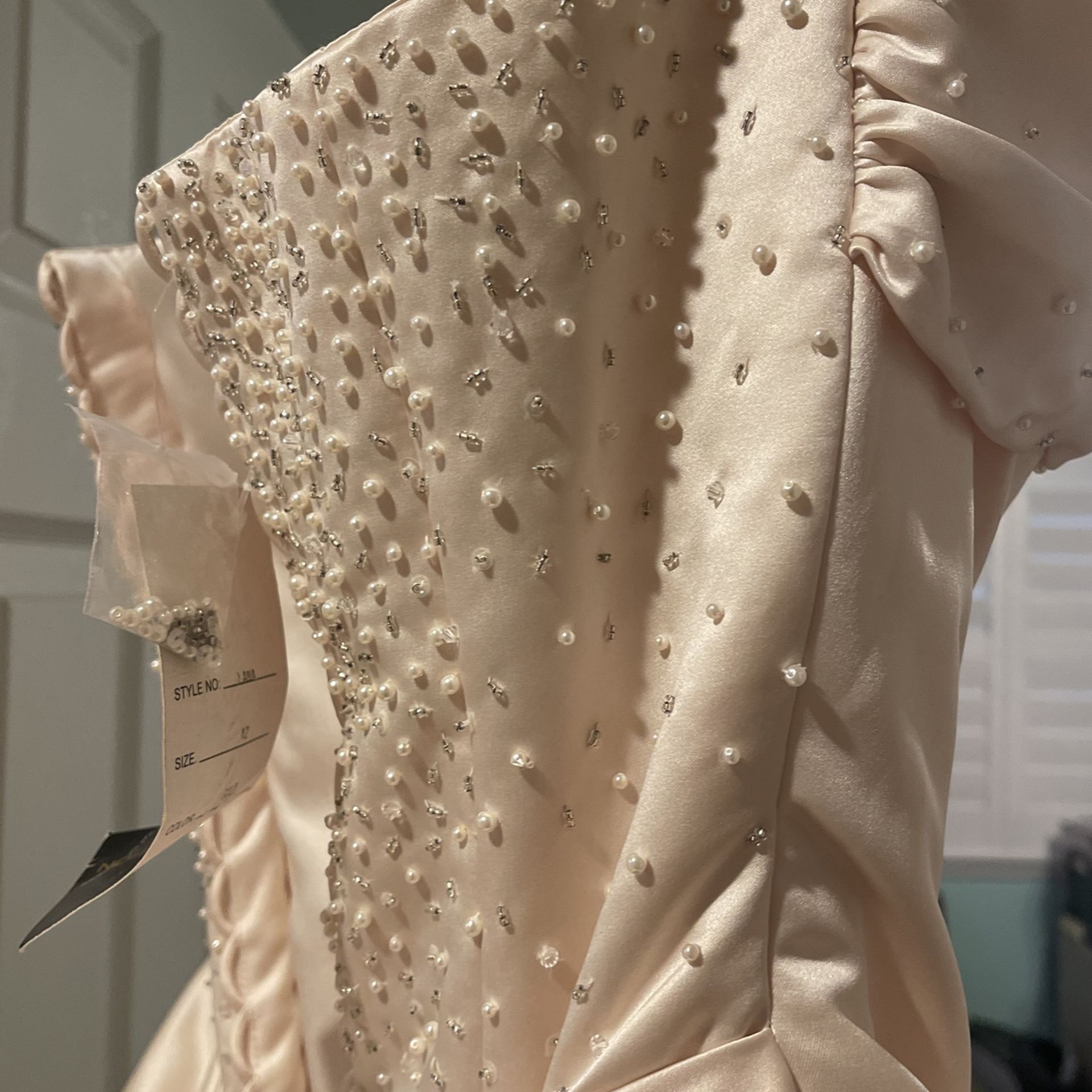 Beautiful Wedding or Prom Dress. for Sale in Bakersfield, CA OfferUp