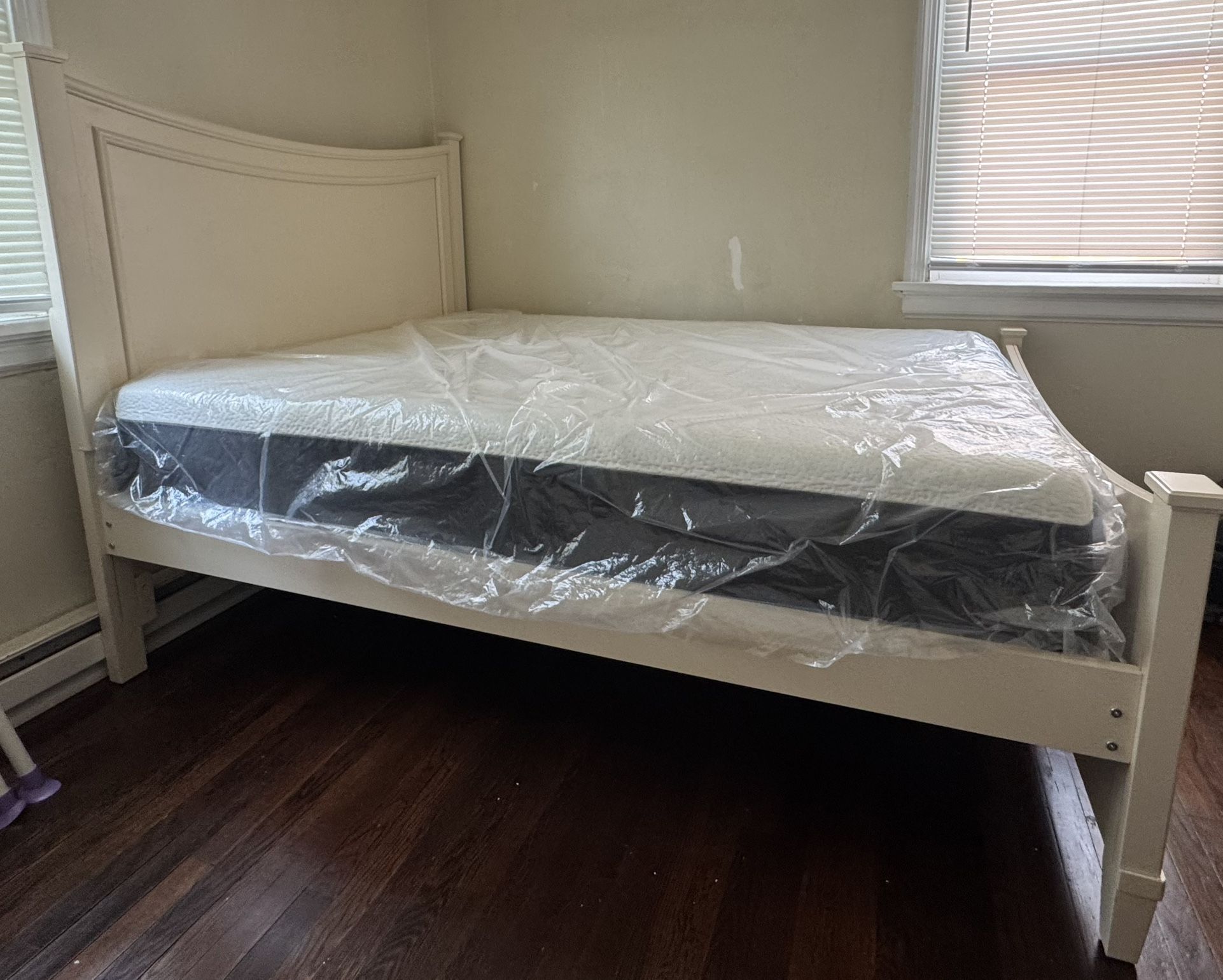 Off White Full Size Bedroom Set