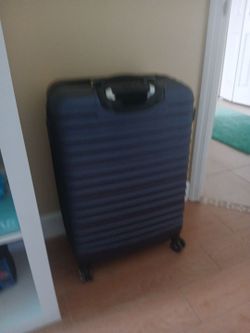 Large 4 wheeler close 19" × 18- inner lined Luggage dvtraeler bag case)