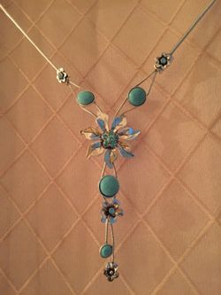 Women flowers necklace $20