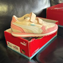 Puma Girls Shoes Size 2 1/2