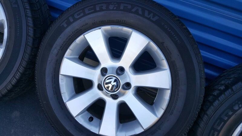 VW Tiguan rims and tires