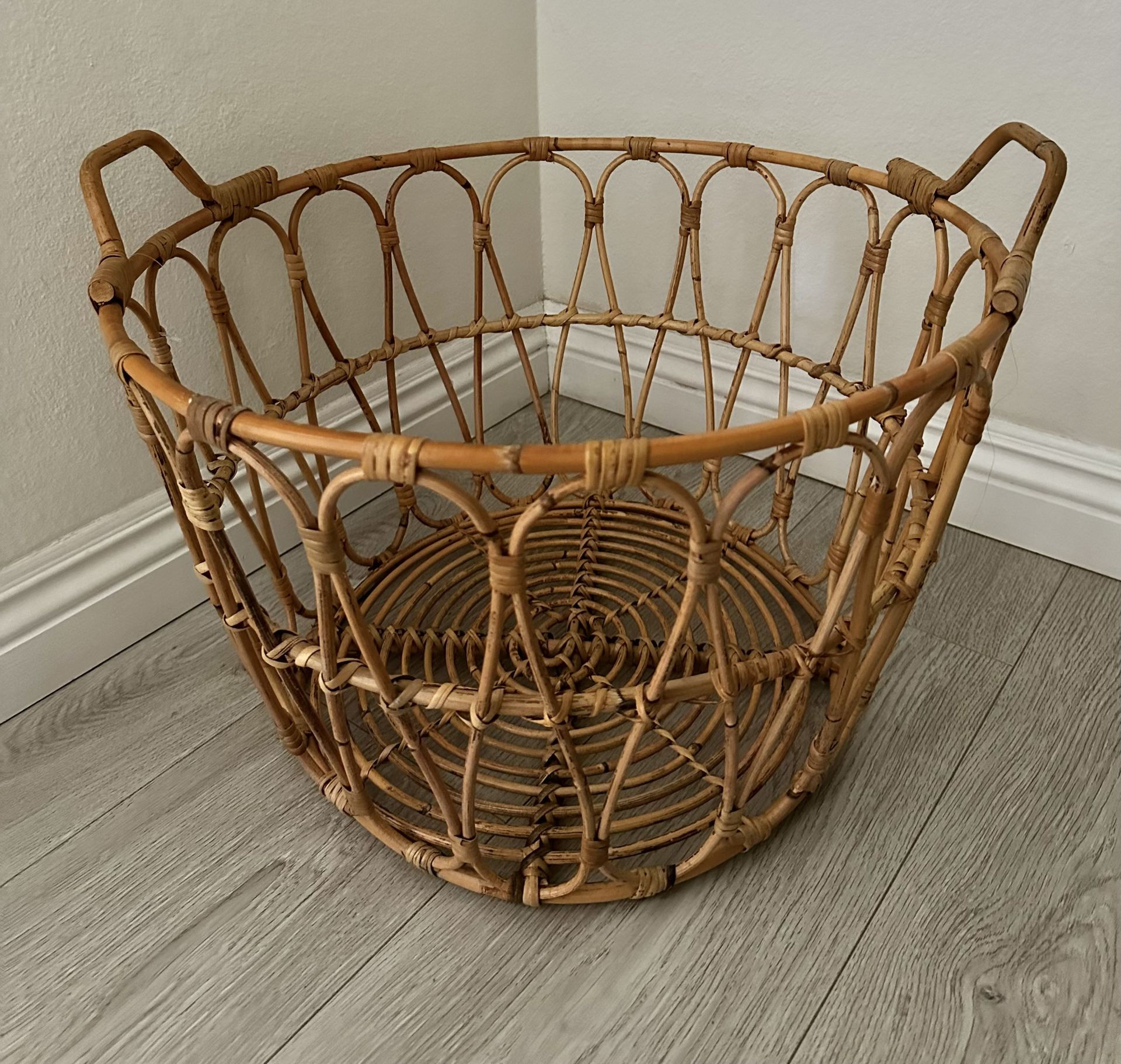 Wicker basket