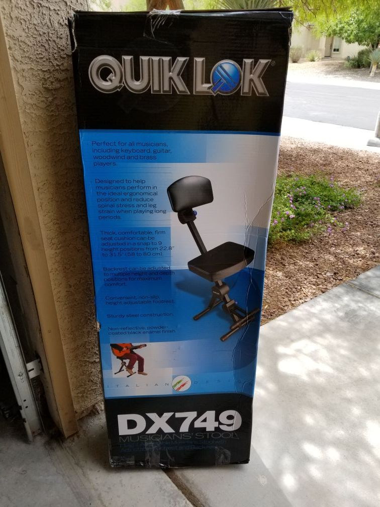 Quik Lok DX749 Deluxe Seat, Black Musicians chair