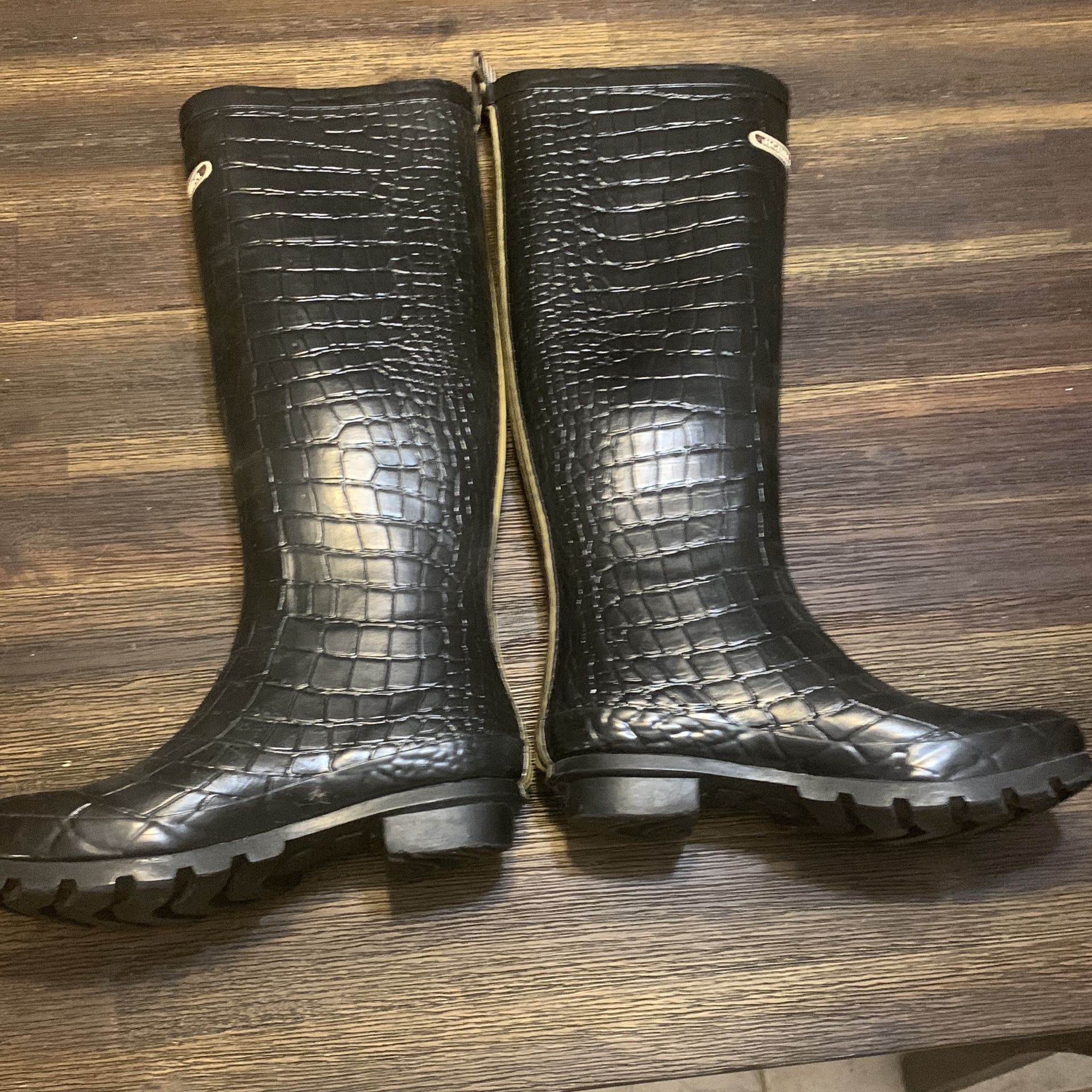 Henri Bendel Rain boots π’ 7