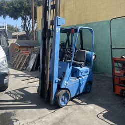 Forklift 