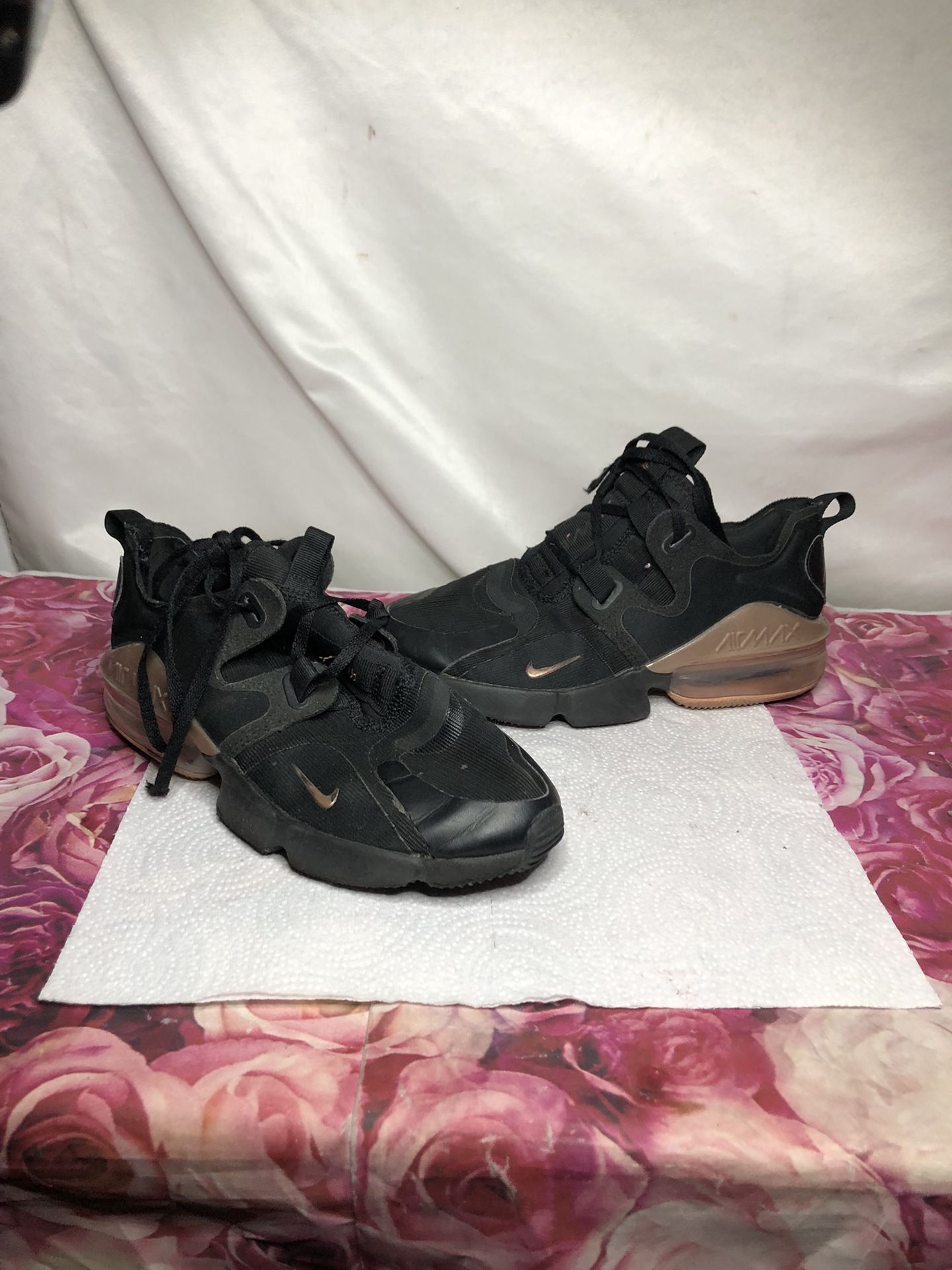 Women’s Nike Air Max Infinity Shoes
