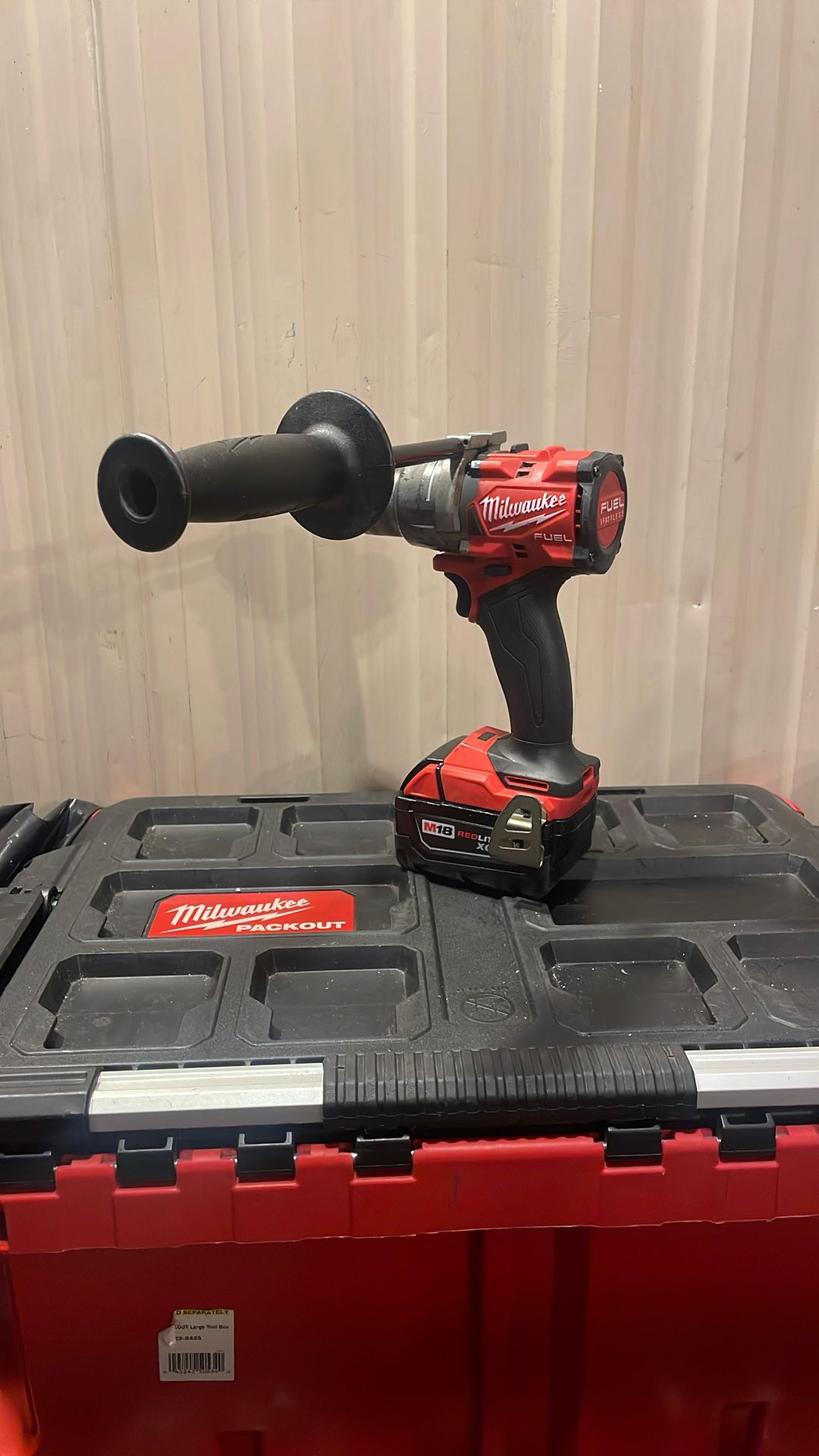 Milwaukee M18 FUEL 18V Lithium-Ion Brushless Cordless 1/2 in. Hammer Drill. W/ Battery 5.0