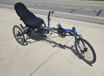 Recumbent Tadpole Trike Blue Three-Wheel Bike