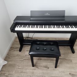 YAMAHA Clavinova CLP-550 Electric Piano