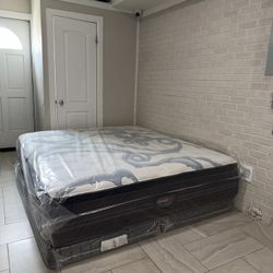 CAL KING SIZE MATTRESS & BOXSPRING ****  I CAN DELIVER ***