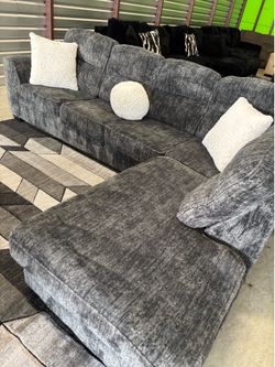 Nice grey sectional sofa couch (DELIVERY AVAILABLE)