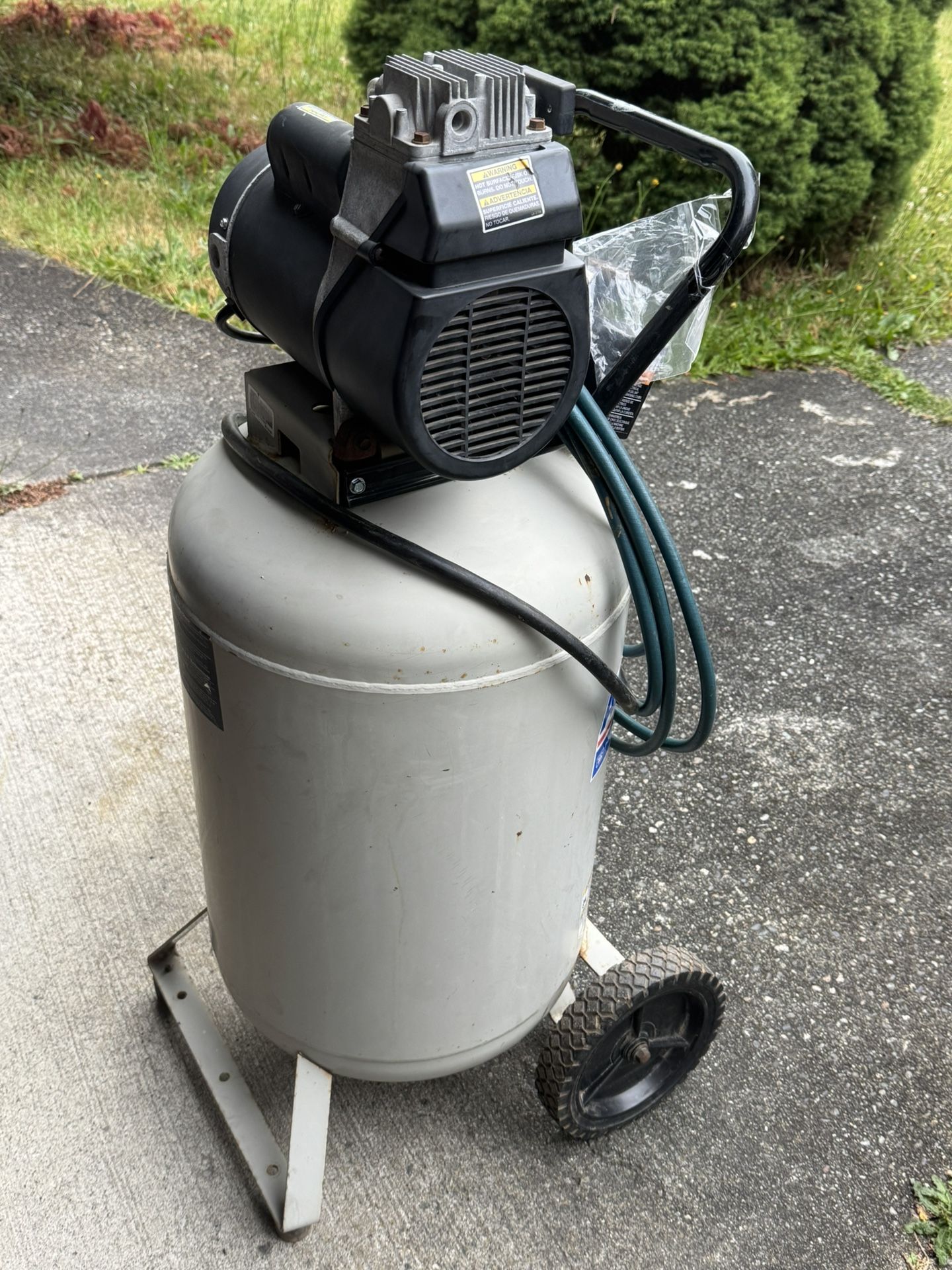 Air compressor 5.5 hp 20 gallon America brand