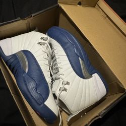 12 White And Blue Size 8