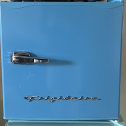 $60 For Mini Frigid. It’s In Great Condition! College Used.