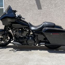 Harley Davidson Harley 2020 FLHXS STREET GLIDE SPECIAL (blacked out edition)