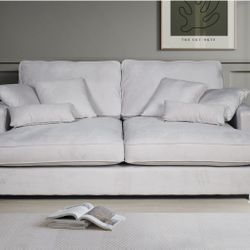 New. Velvet Over Size Couch 🛋️ . 