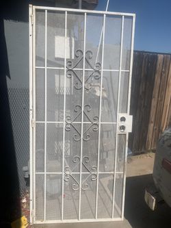 Puerta 38 +81