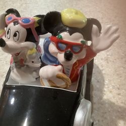 Mickey Mouse And Minnie Music Box