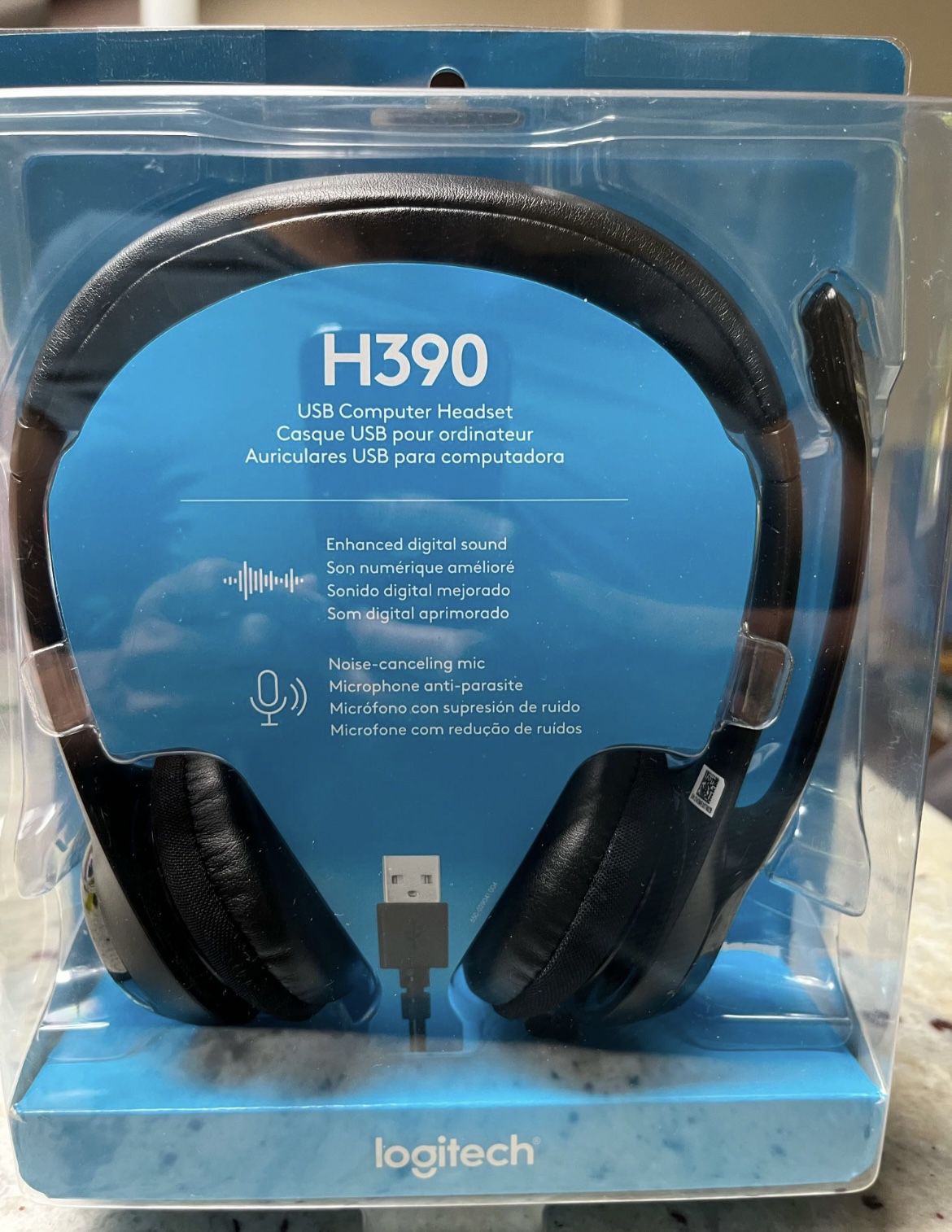 New Logitech H390 Wired Headset for PC/Laptop, Stereo Headphones with Noise Cancelling Microphone, USB, In-Line Controls, Works with Chromebook 