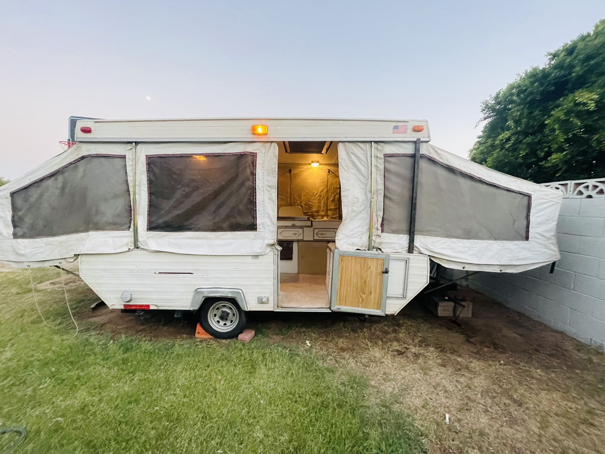 Pop Up Trailer 1994