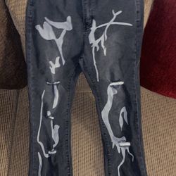 Graphic Print ripped Jeans