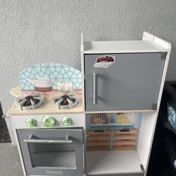 KidKraft Toy Kitchen Kids Play Kitchen Stove