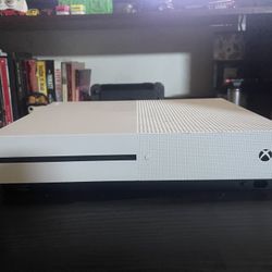 Xbox One S No Cord Or Controller 