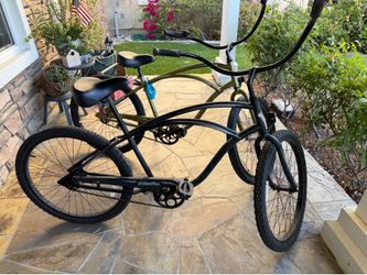 2x Electra Cruisers & A Saris Bones RS trunk bike rack