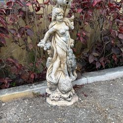 Water Fall Statue/water Fountain - Accepting Offers Cash Only 