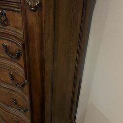 Cali King size bedroom set