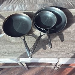 Like New. Hex Clad Henckles Frying Pans 