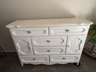 Dresser