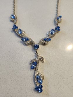 Vintage Y-Drop Floral Necklace