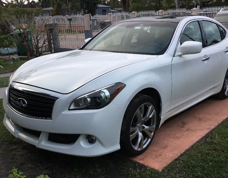 INFINITI M37 PARTS OUT