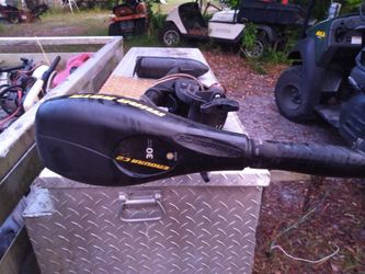 30 Lb Thrust Minn Kota Transom Mount Driving Motor