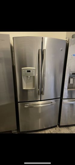 GE Refrigerator 33 Wide French Door 