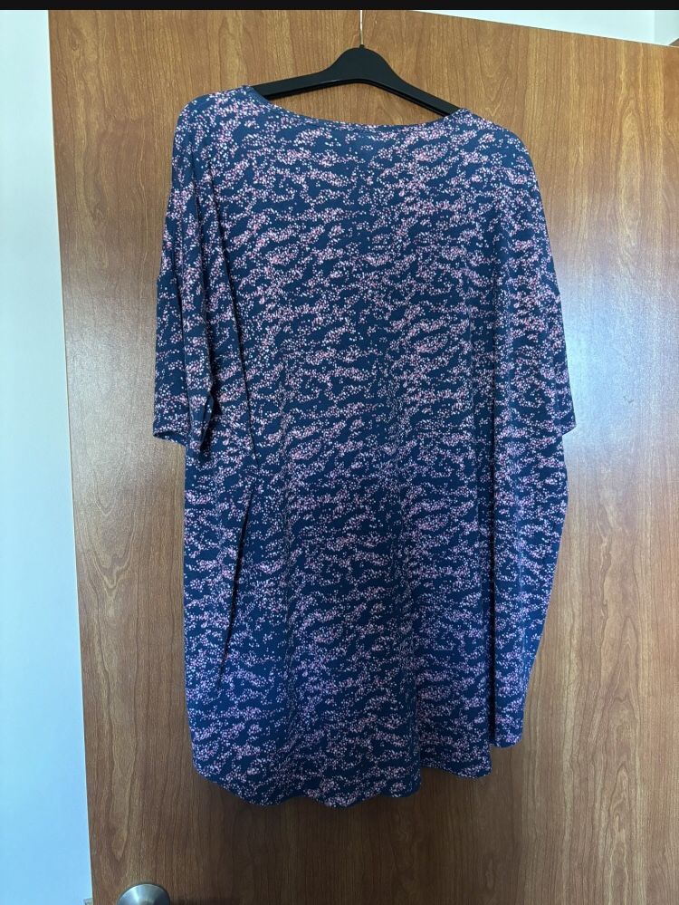 LuLaRoe Asymmetrical Short Sleeve T-shirt 2XL