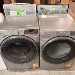 Whirlpool Gray Electric Front Load Washer/Dryer Set - 16738