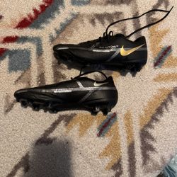 Nike Phantom Soccer Cleats 
