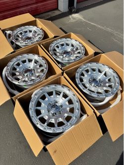 New Fuel Fortress 18” Wheels  Off-road Wheels For 6x5.5 (6x139.7) Trucks and SUVs 18x9 +1 ET